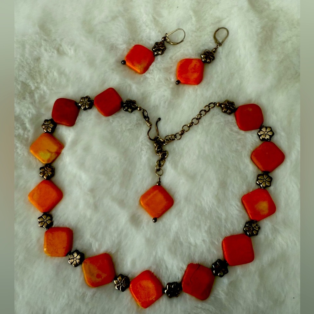 Necklace/Chocker and earings